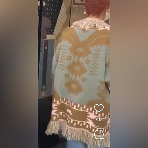 Fringe sweater with an Aztec design - Picture 2 of 2